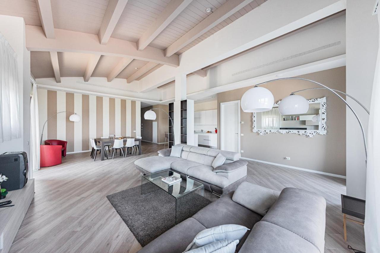 Residenza Miralago By Wonderful Italy 代森扎诺-德尔加达 外观 照片